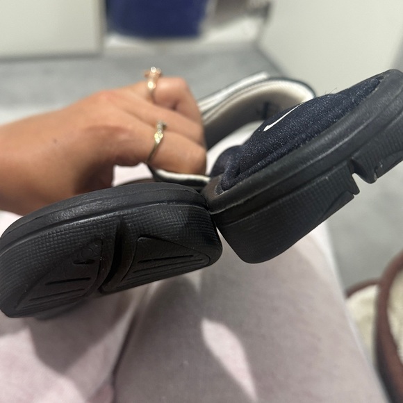 *NEW* Nike Women's Black and Cream Comfort Sandals - Picture 10 of 10